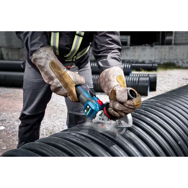 Bosch GWS 18V-15 S Cordless Angle Grinder 4