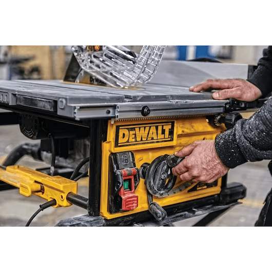 Dewalt DWE7492 Jobsite Table Saw 10