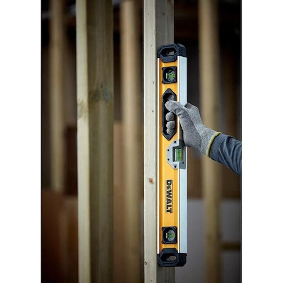 Dewalt DWHT0‐43224‐30 Box Beam Level Bar 24