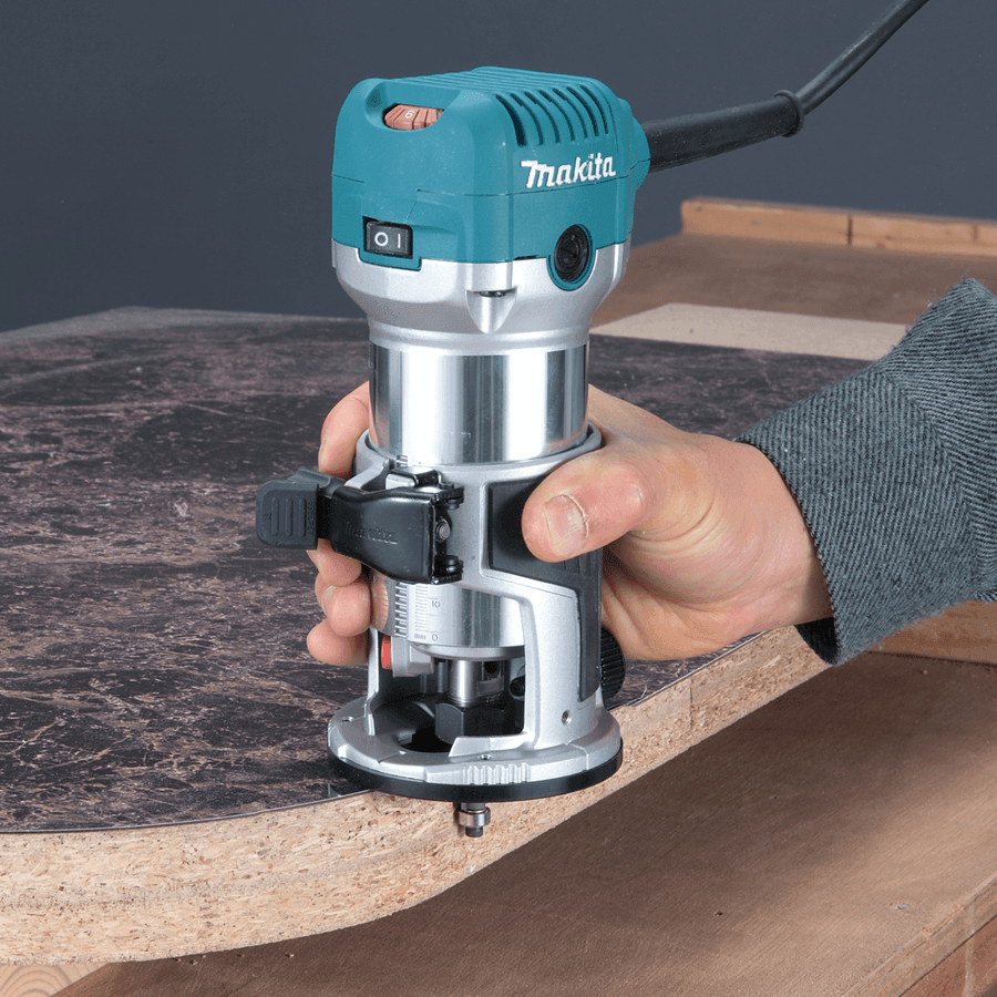 Makita RT0700C Palm Router 1/4