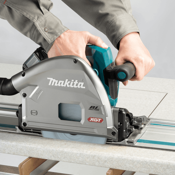 Makita SP001GZ01 40V Cordless Plunge Cut Saw / Circular Saw 6-1/2