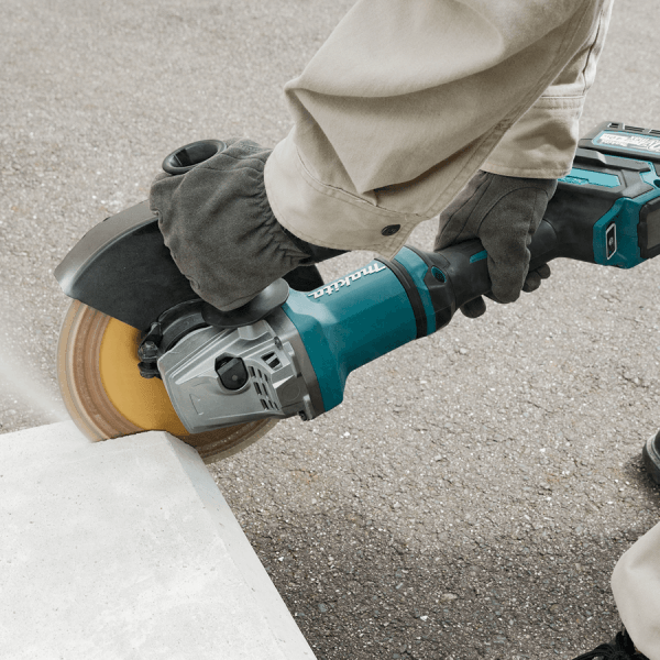 Makita GA038GM201 40V Cordless Angle Grinder 9