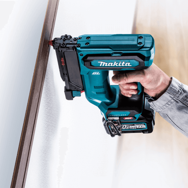 Makita PT001GZ 40V Cordless Pin Nailer / Nail Gun (XGT) [Bare] - KHM Megatools Corp.